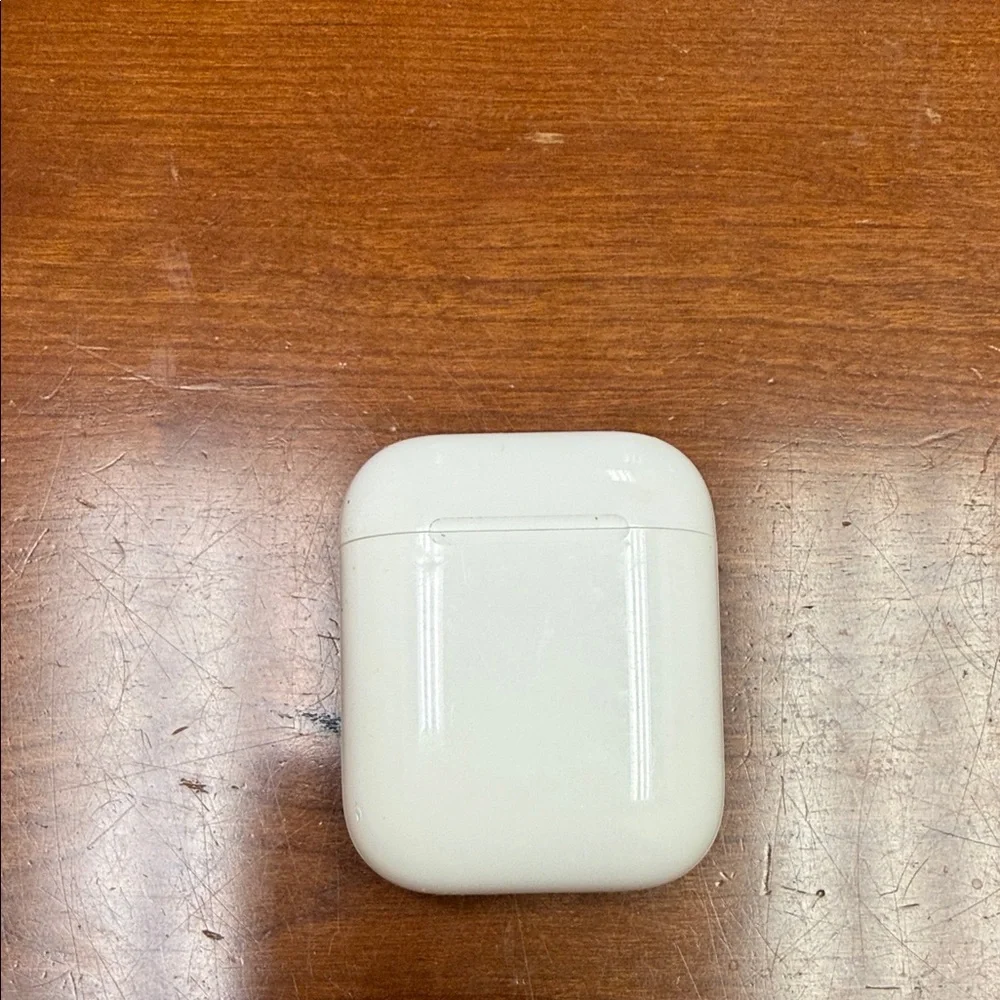 Apple White Wireless AirPods with Case